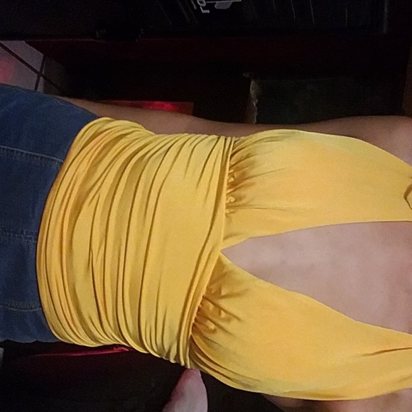 Sexy Guess crop top - Picture 2 of 4